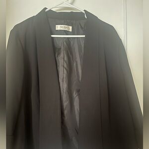 Jones Studio Women's Elegant Black Blazer